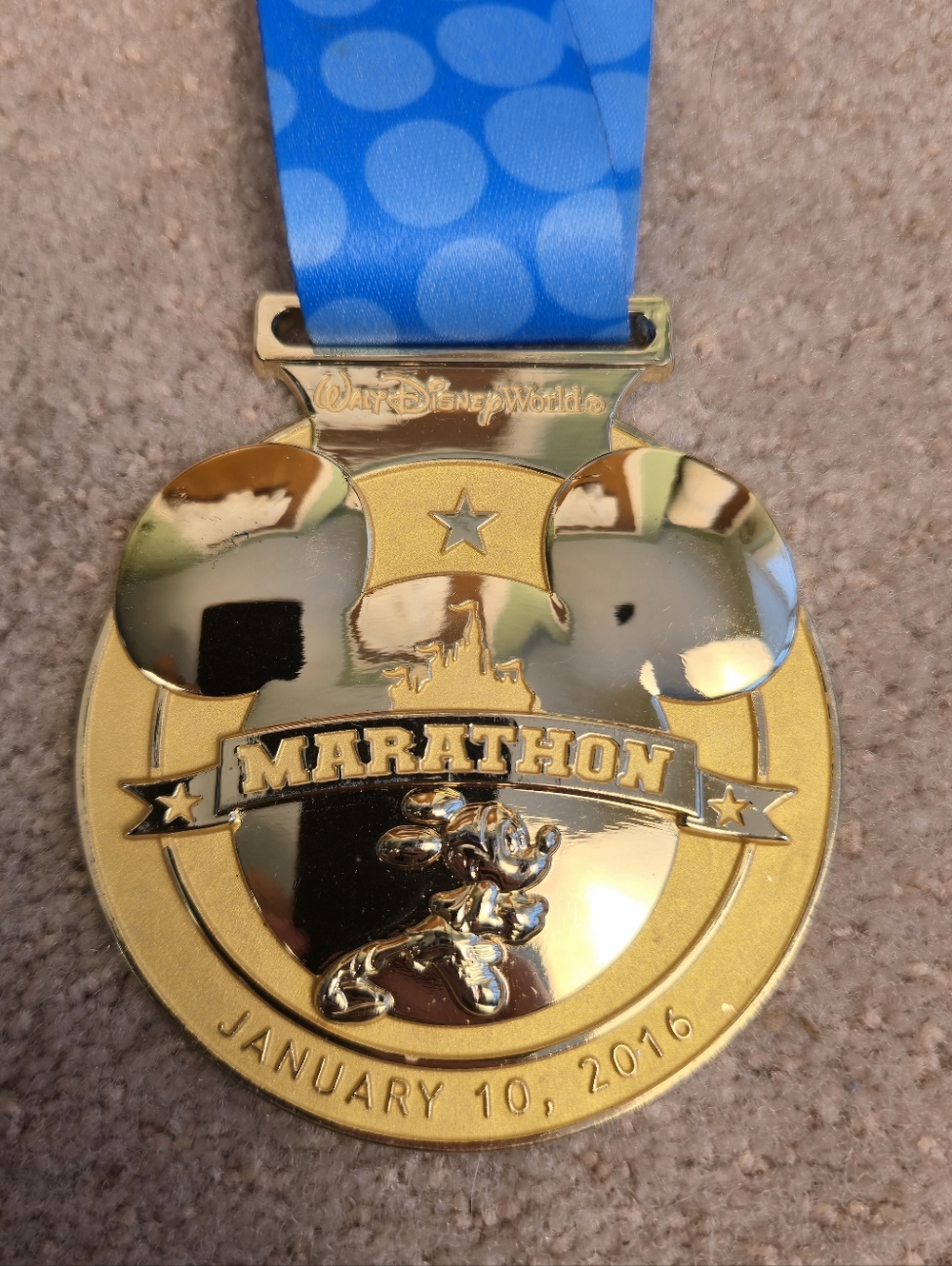 DISNEY WDW RUNDISNEY 2016 MARATHON MICKEY MOUSE RUNNING MEDAL LIMITED Lanyard